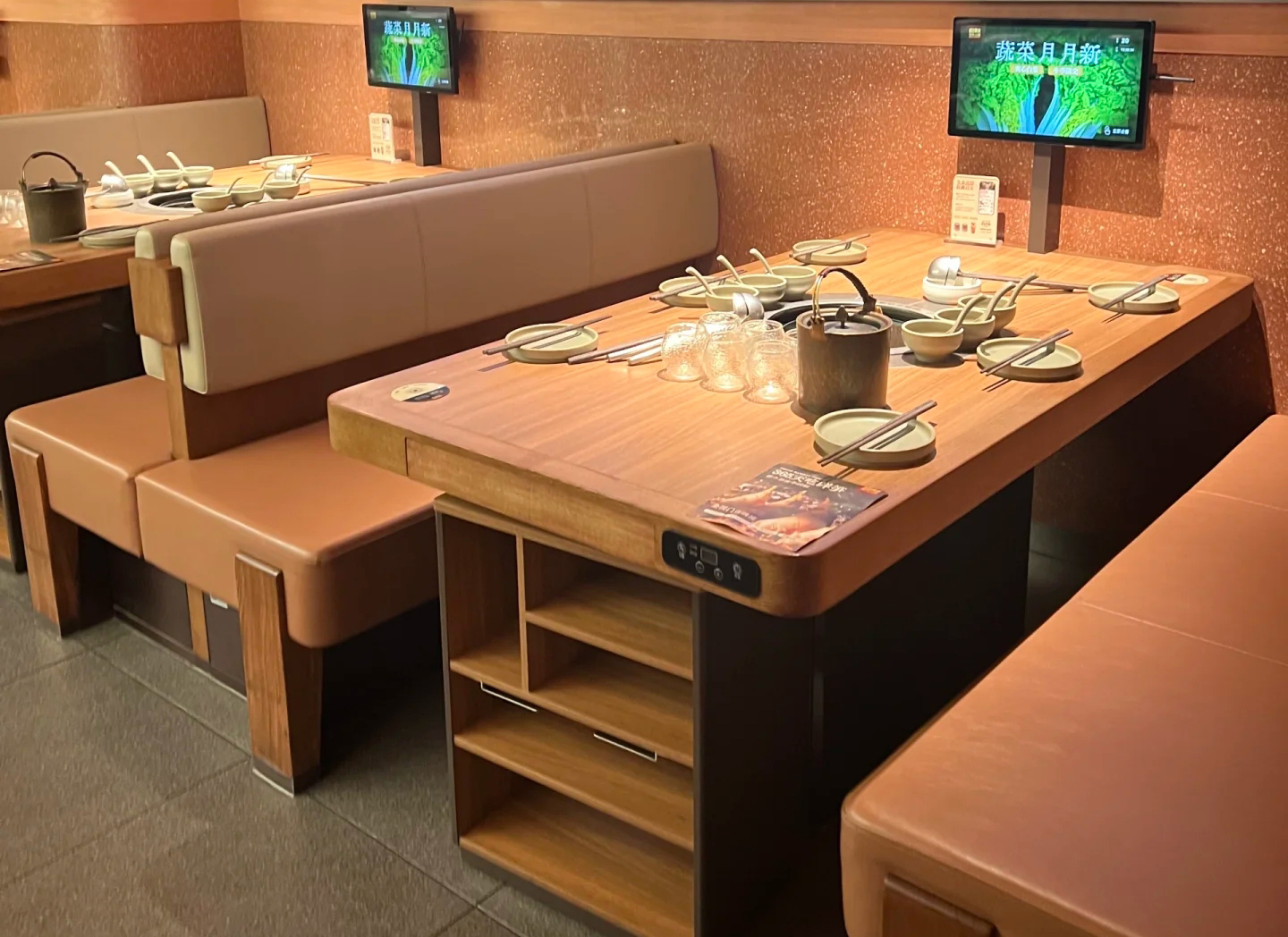 火鍋店桌椅定制：巴奴火鍋成功打造現代舒適的用餐體驗