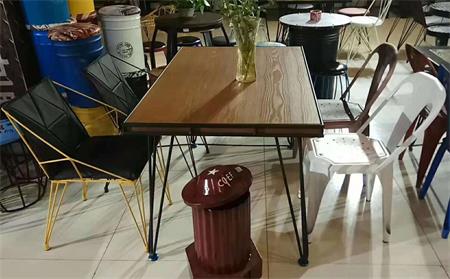 深圳西餐廳家具廠家哪家好？哪里買西餐廳桌椅？
