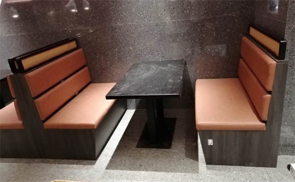 找青島餐飲桌椅家具廠定制家具,需要注意哪些要點?