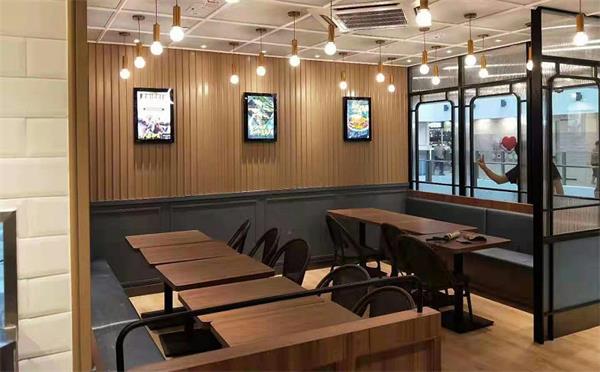 連鎖餐飲家具廠給大家?guī)頃r尚餐飲店的桌椅太吸睛了！